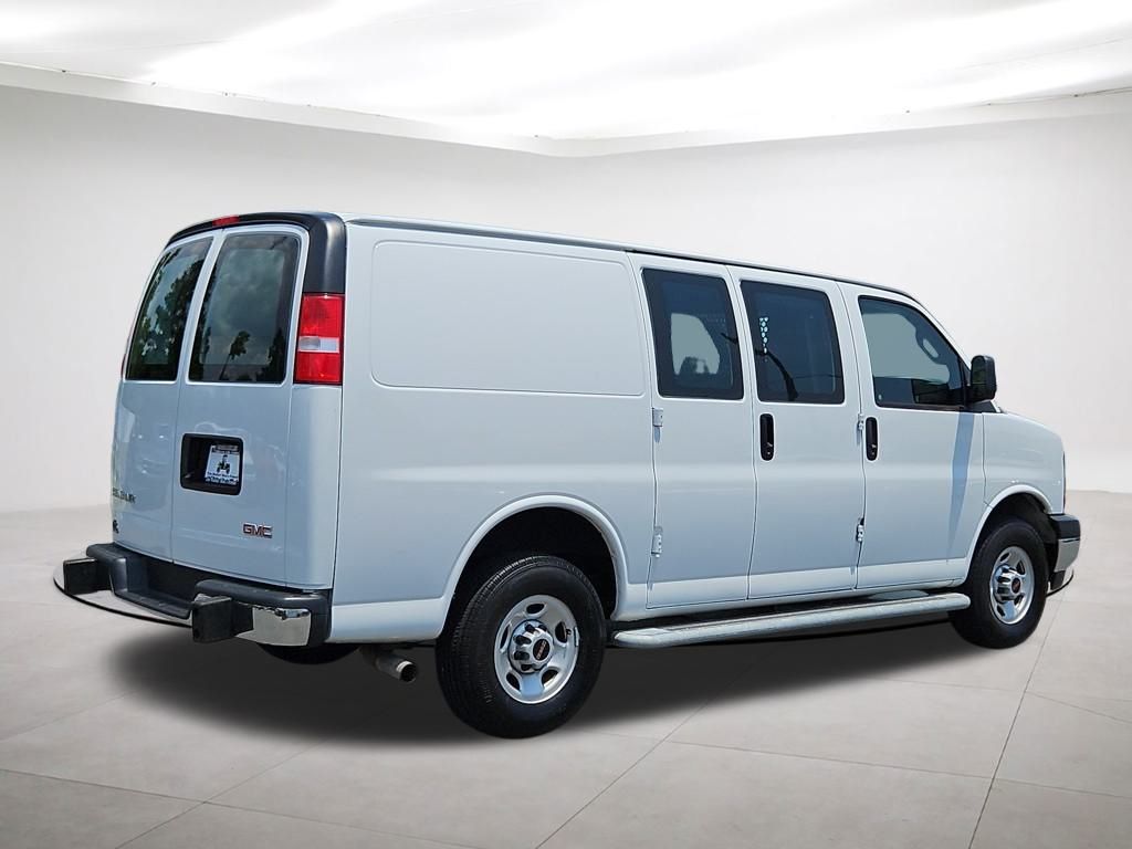 Vehicle image 6 of 24