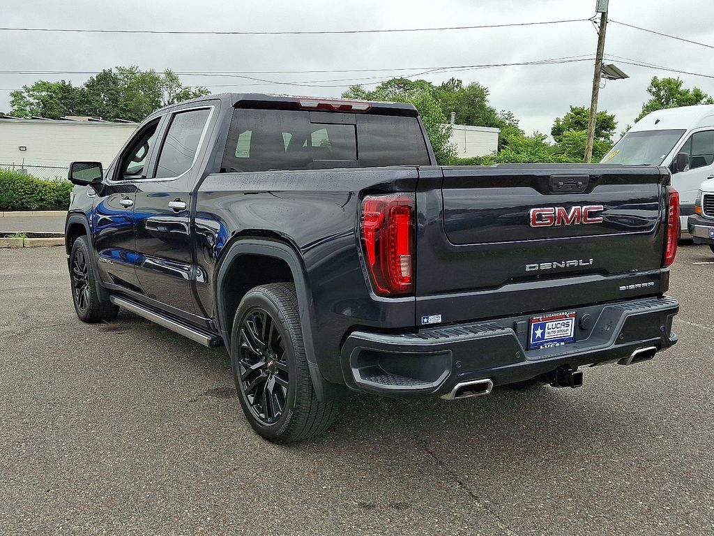 Vehicle image 9 of 31