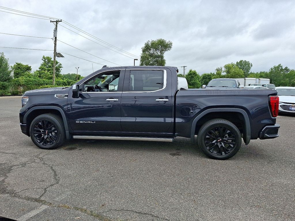 Vehicle image 12 of 31