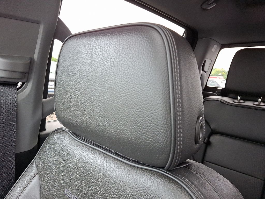 Vehicle image 18 of 31