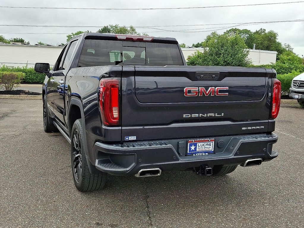 Vehicle image 11 of 31