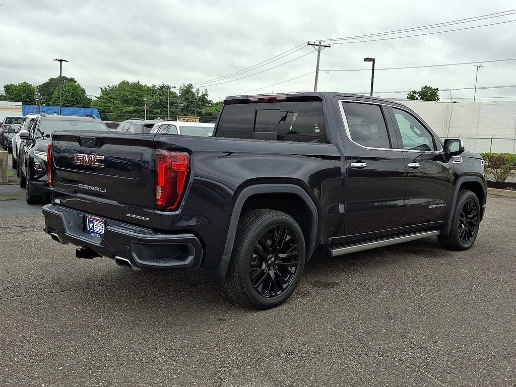 Vehicle image 8 of 31