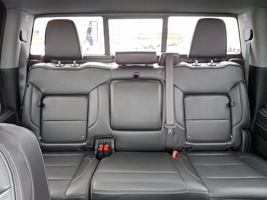 Vehicle image 19 of 31