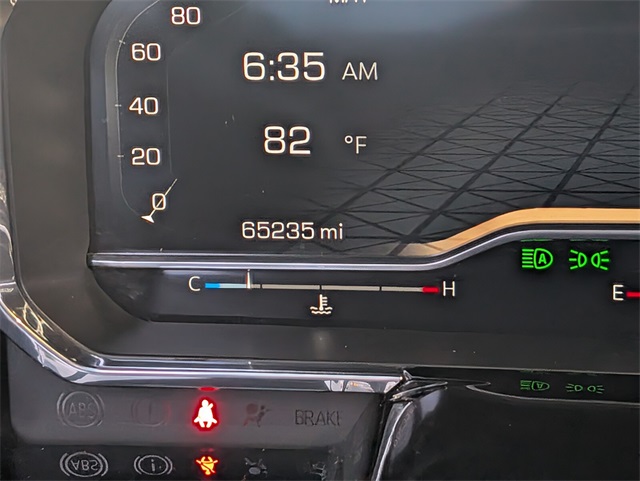 Vehicle image 14 of 26