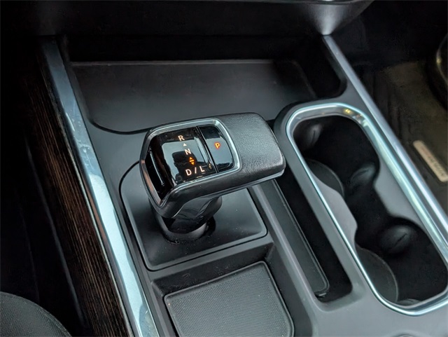 Vehicle image 17 of 26