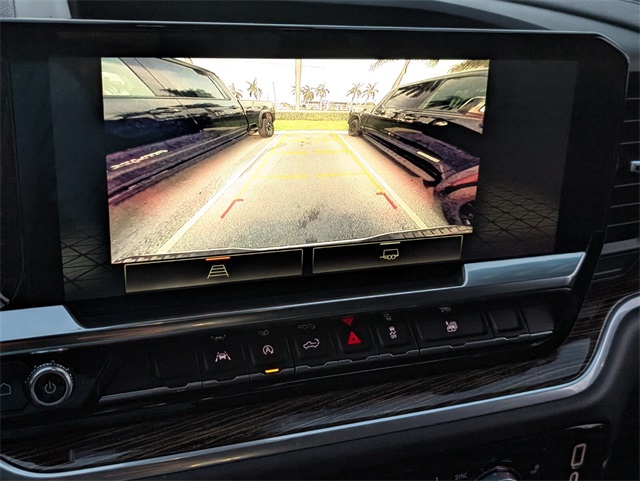 Vehicle image 16 of 26