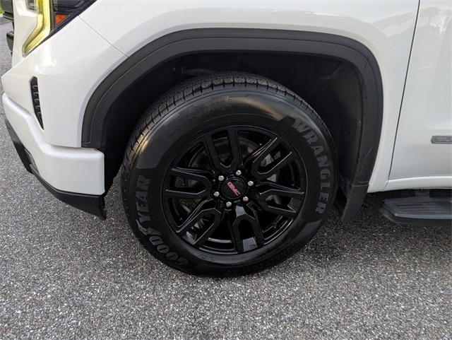 Vehicle image 7 of 26