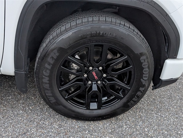 Vehicle image 6 of 26