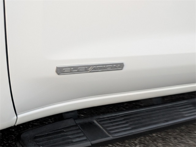 Vehicle image 22 of 26