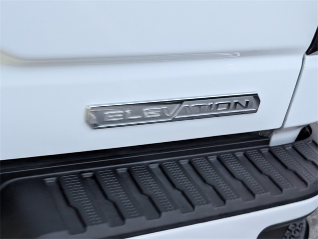 Vehicle image 25 of 26