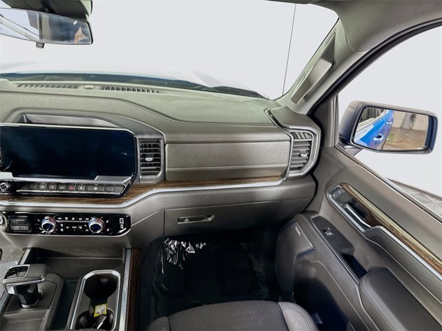 Vehicle image 15 of 20