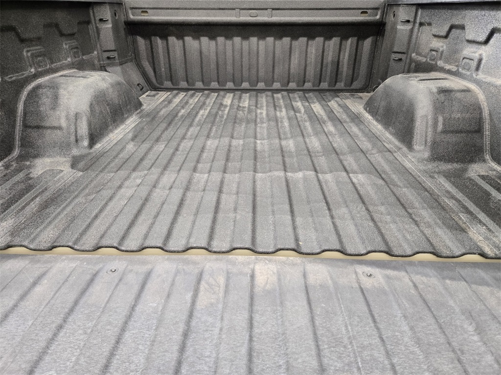 Vehicle image 13 of 34
