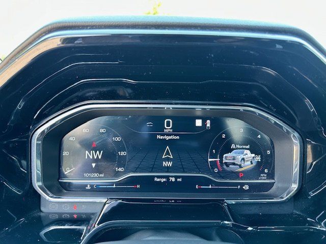 Vehicle image 17 of 42