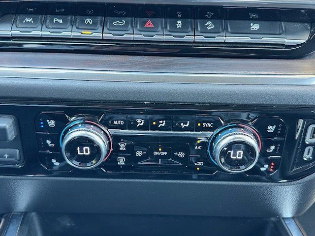 Vehicle image 21 of 42
