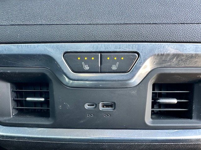 Vehicle image 29 of 42