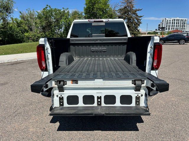 Vehicle image 33 of 42