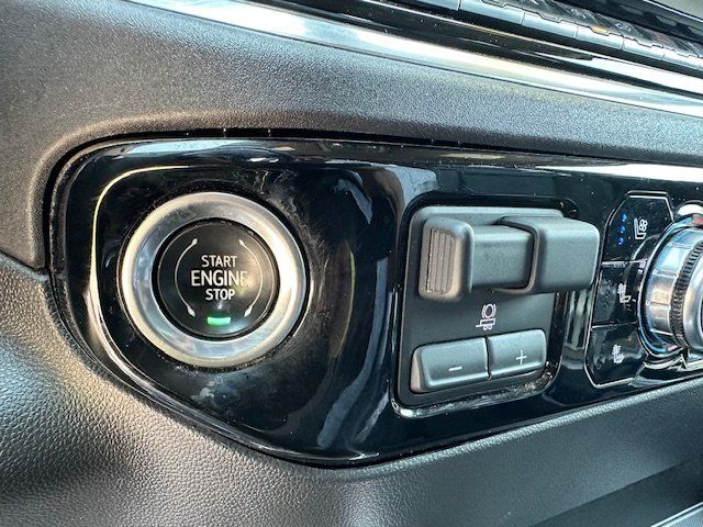 Vehicle image 24 of 42