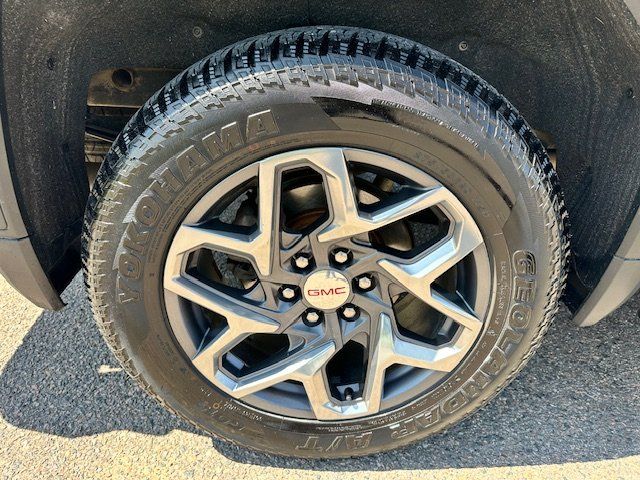 Vehicle image 39 of 42
