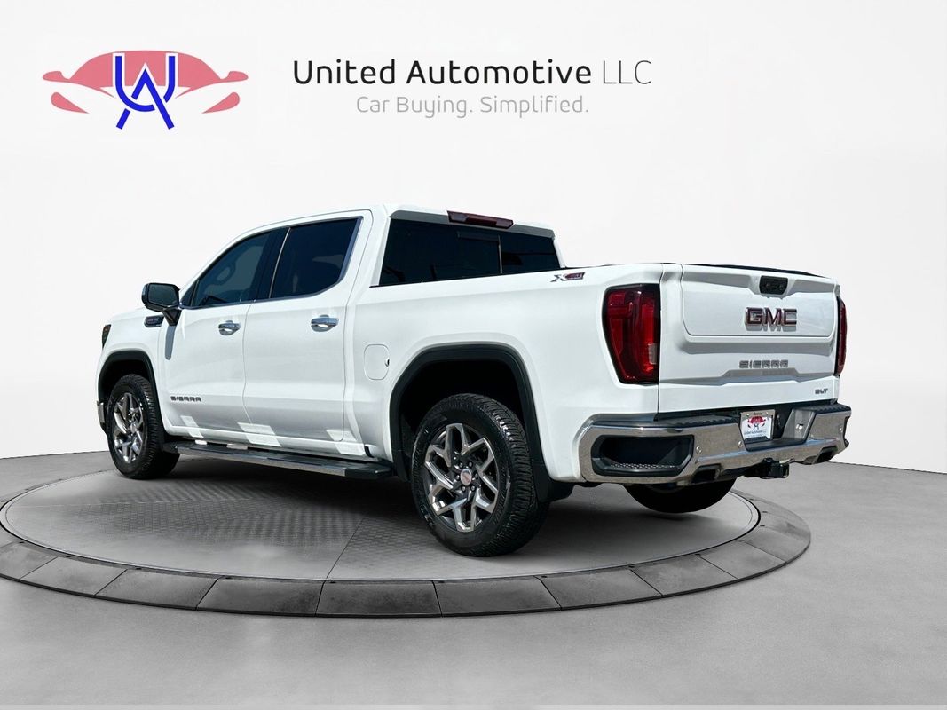 Vehicle image 7 of 42