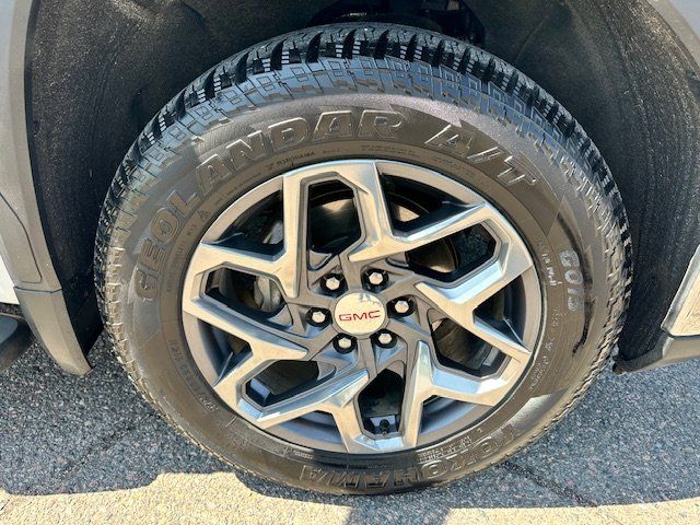 Vehicle image 40 of 42