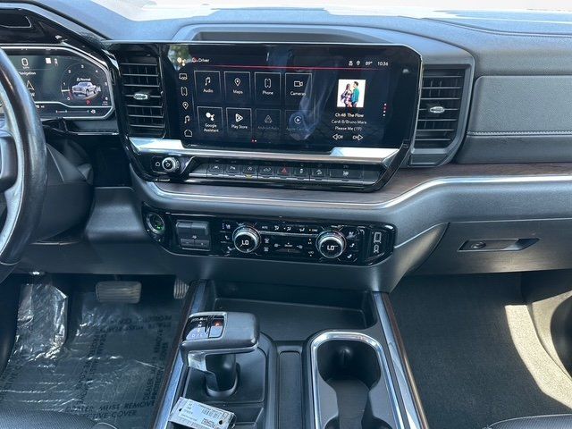 Vehicle image 18 of 42