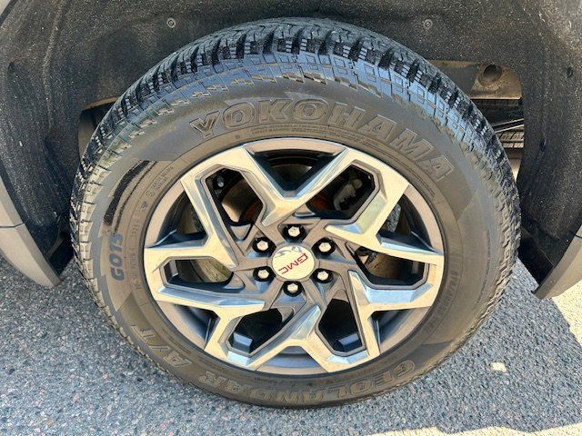 Vehicle image 41 of 42