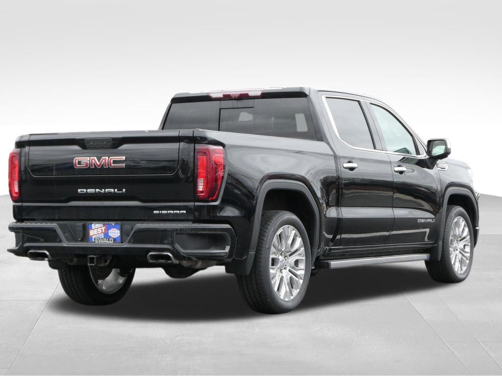 Vehicle image 4 of 43
