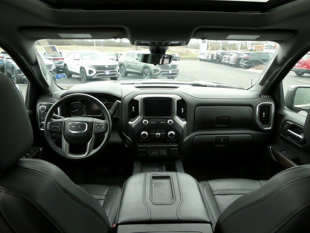 Vehicle image 17 of 43