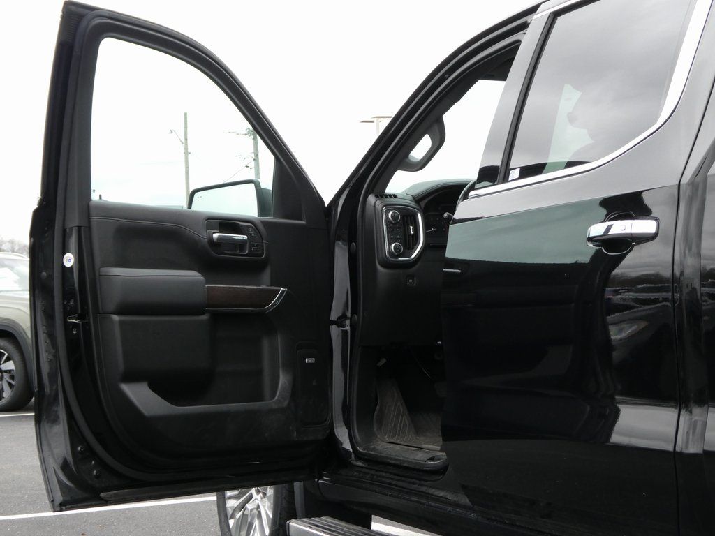 Vehicle image 34 of 43