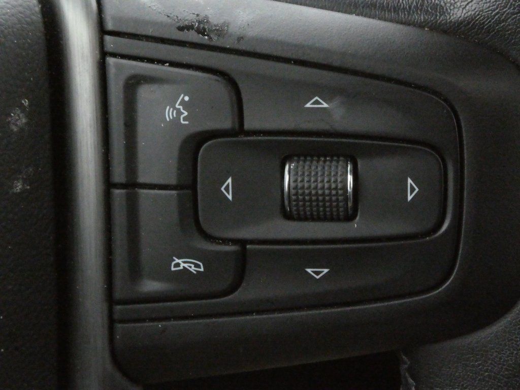 Vehicle image 25 of 43