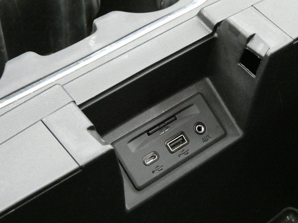 Vehicle image 30 of 43