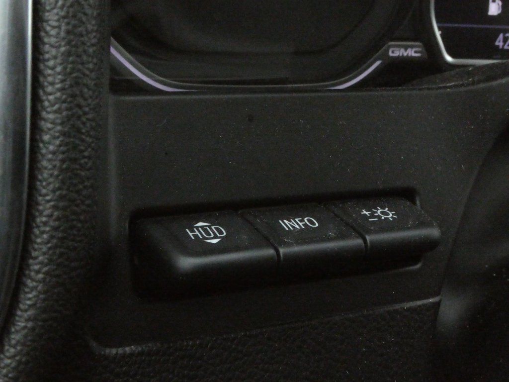 Vehicle image 33 of 43