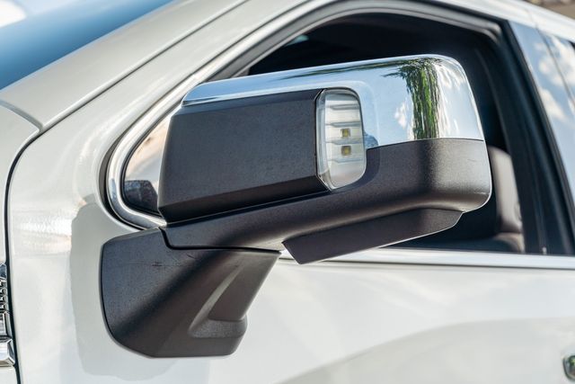 Vehicle image 10 of 48