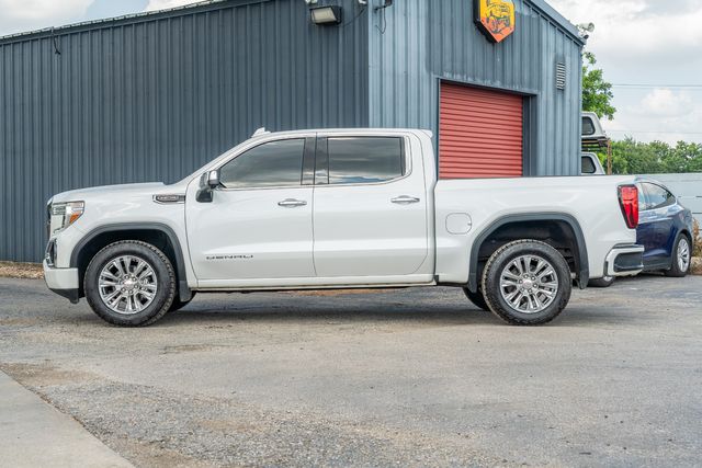 Vehicle image 8 of 48
