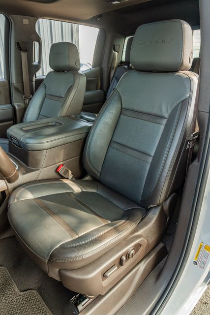Vehicle image 19 of 48