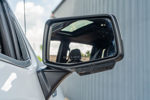 Vehicle image 13 of 48