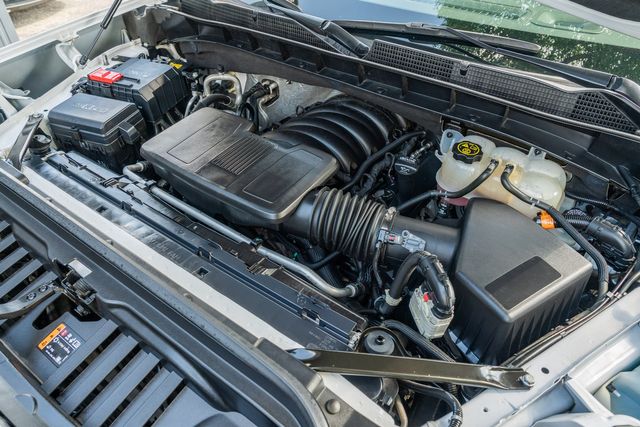 Vehicle image 15 of 48