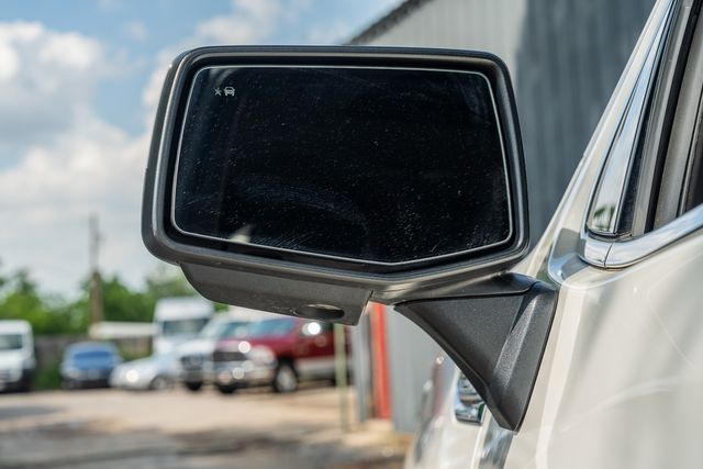 Vehicle image 11 of 48