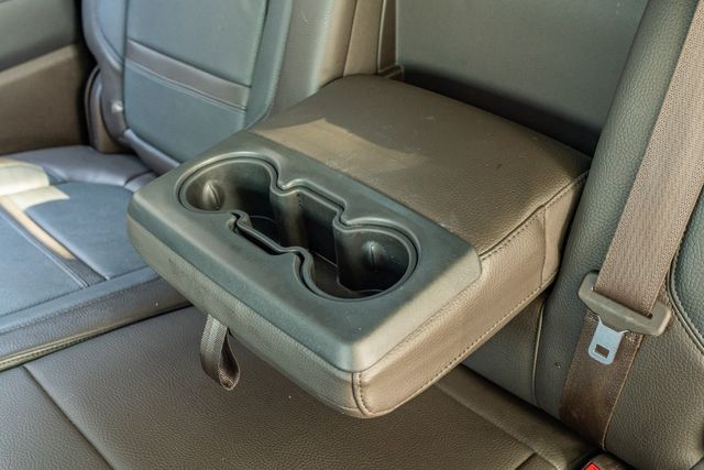 Vehicle image 37 of 48