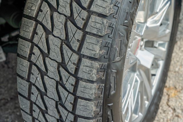 Vehicle image 16 of 48