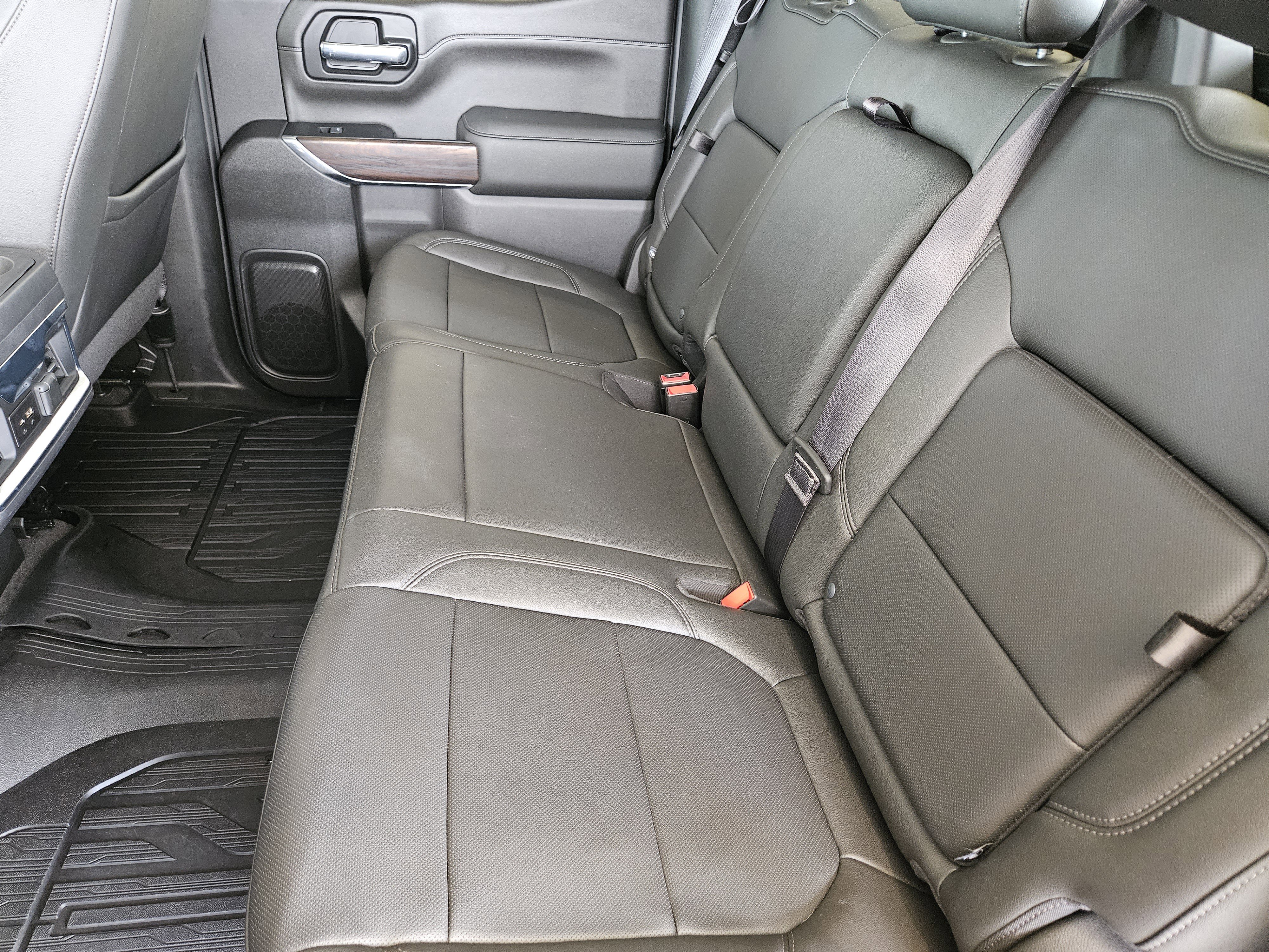 Vehicle image 9 of 22