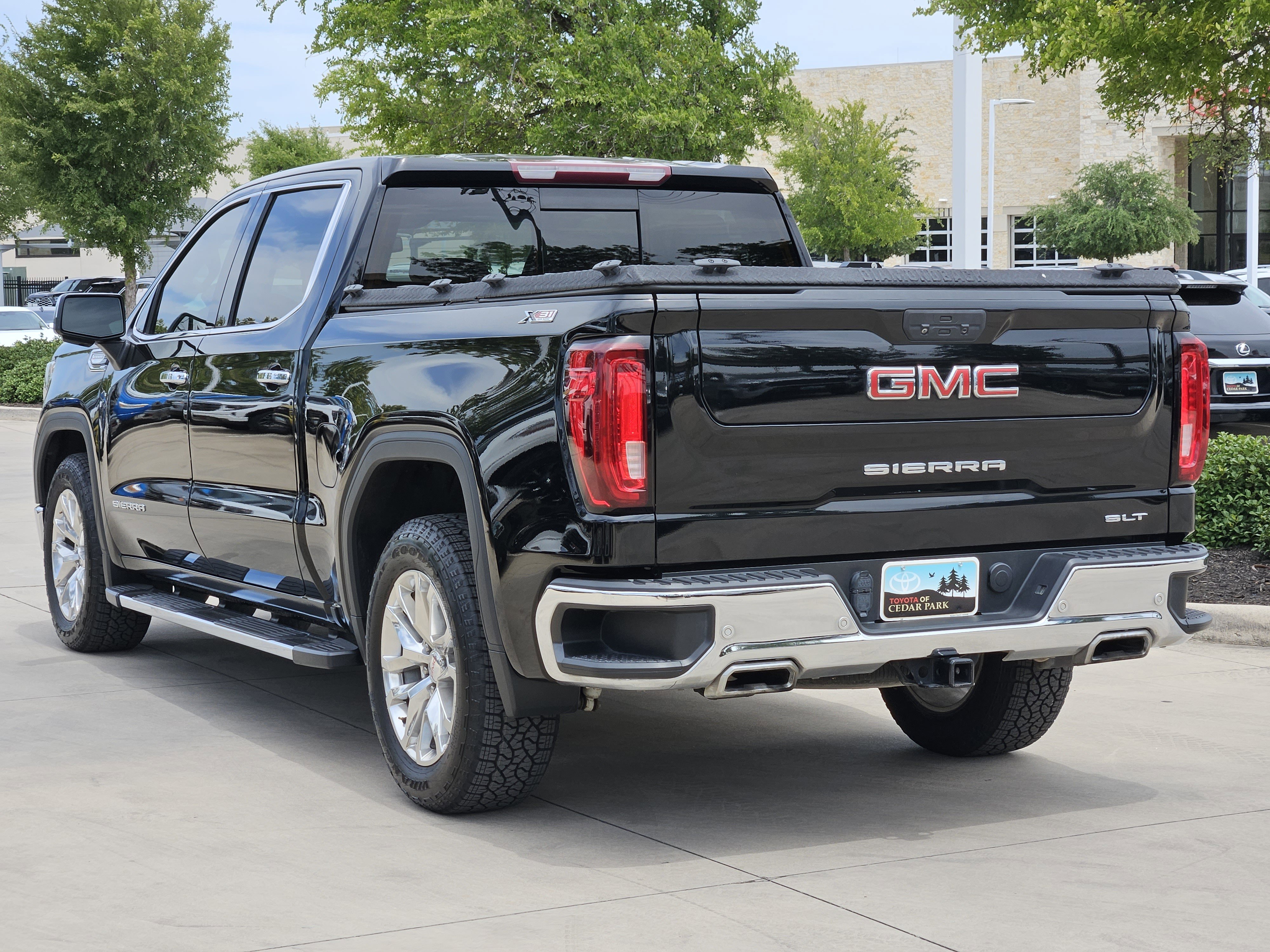 Vehicle image 4 of 22