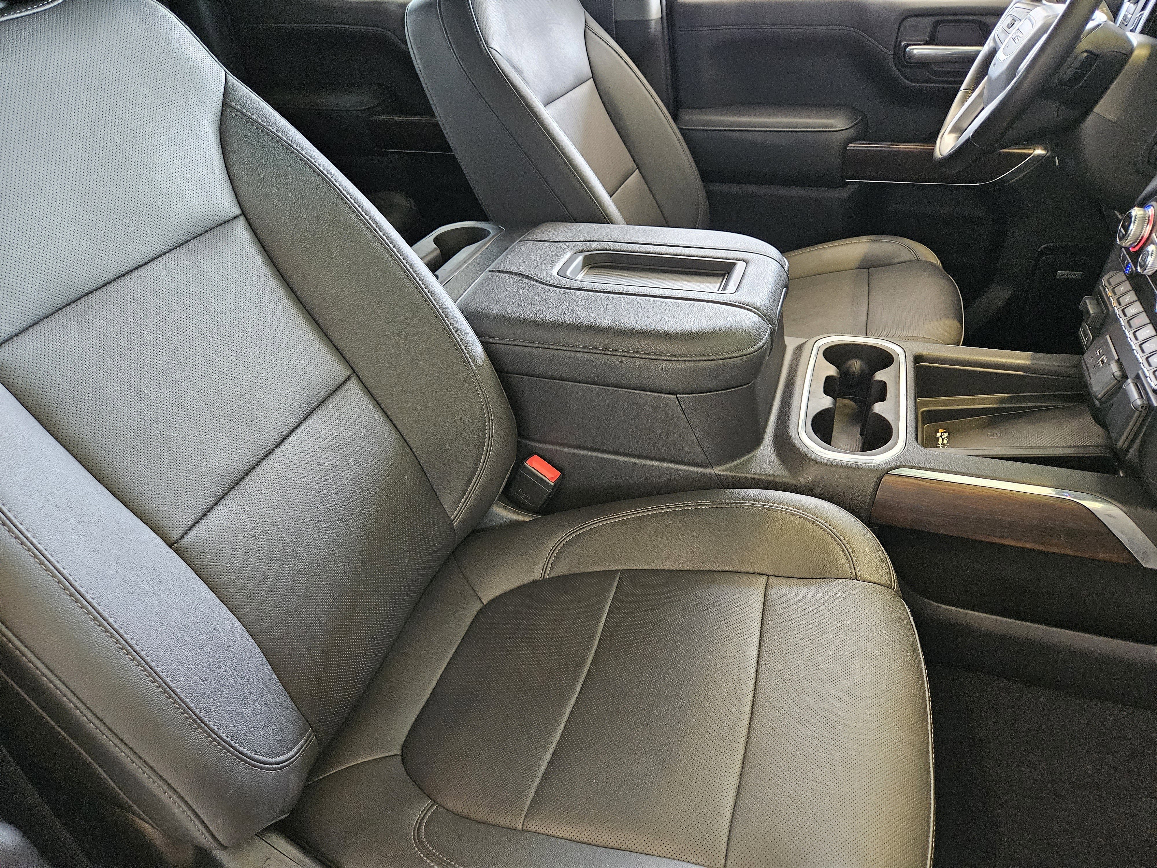 Vehicle image 10 of 22