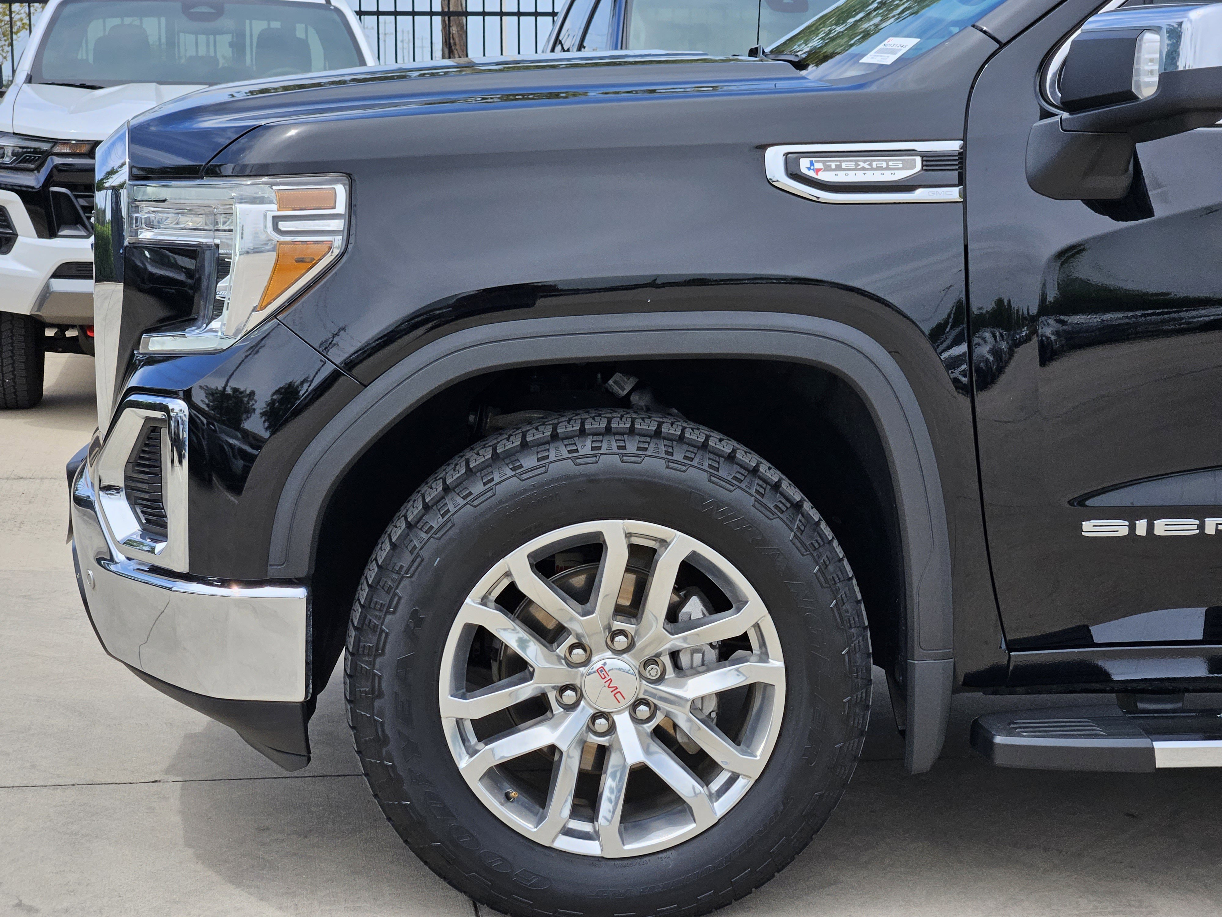 Vehicle image 7 of 22