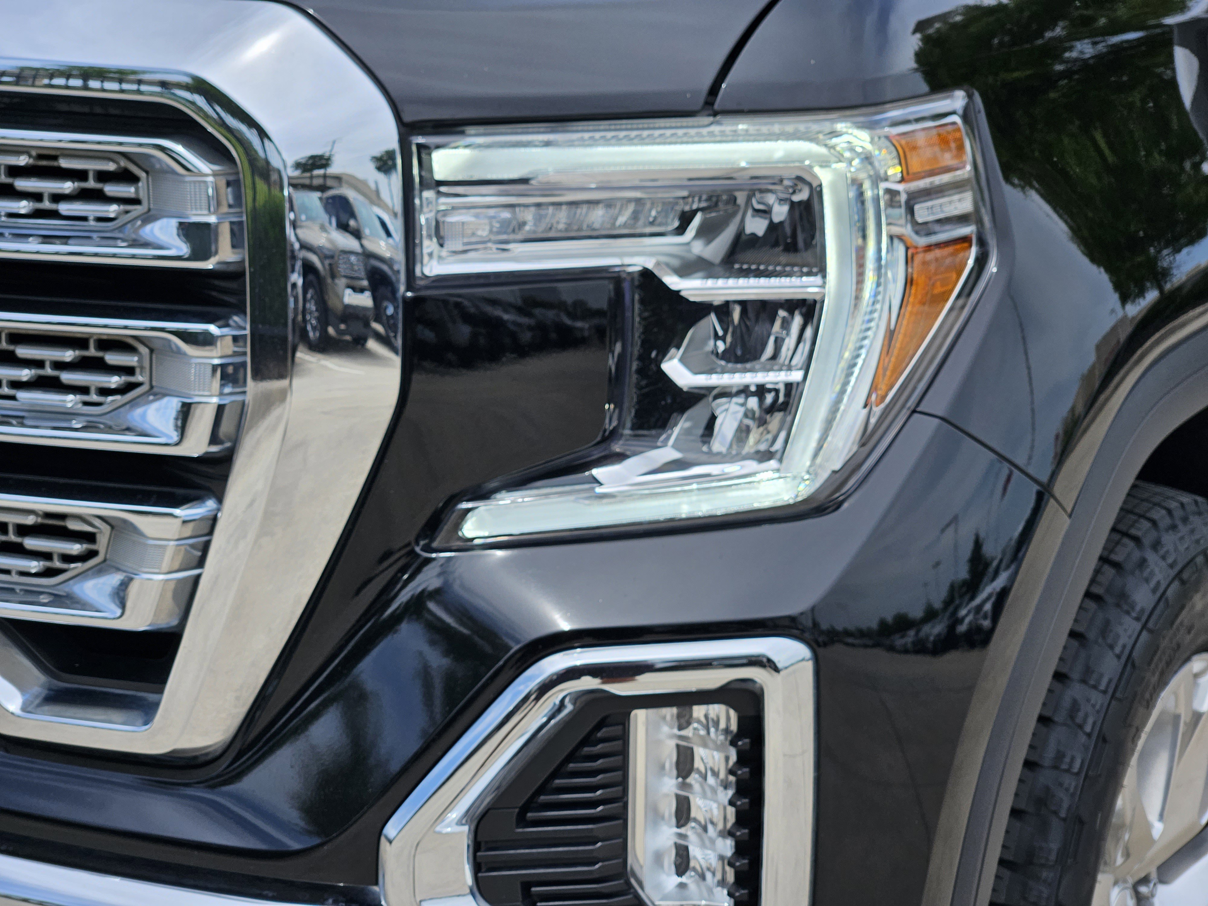 Vehicle image 19 of 22