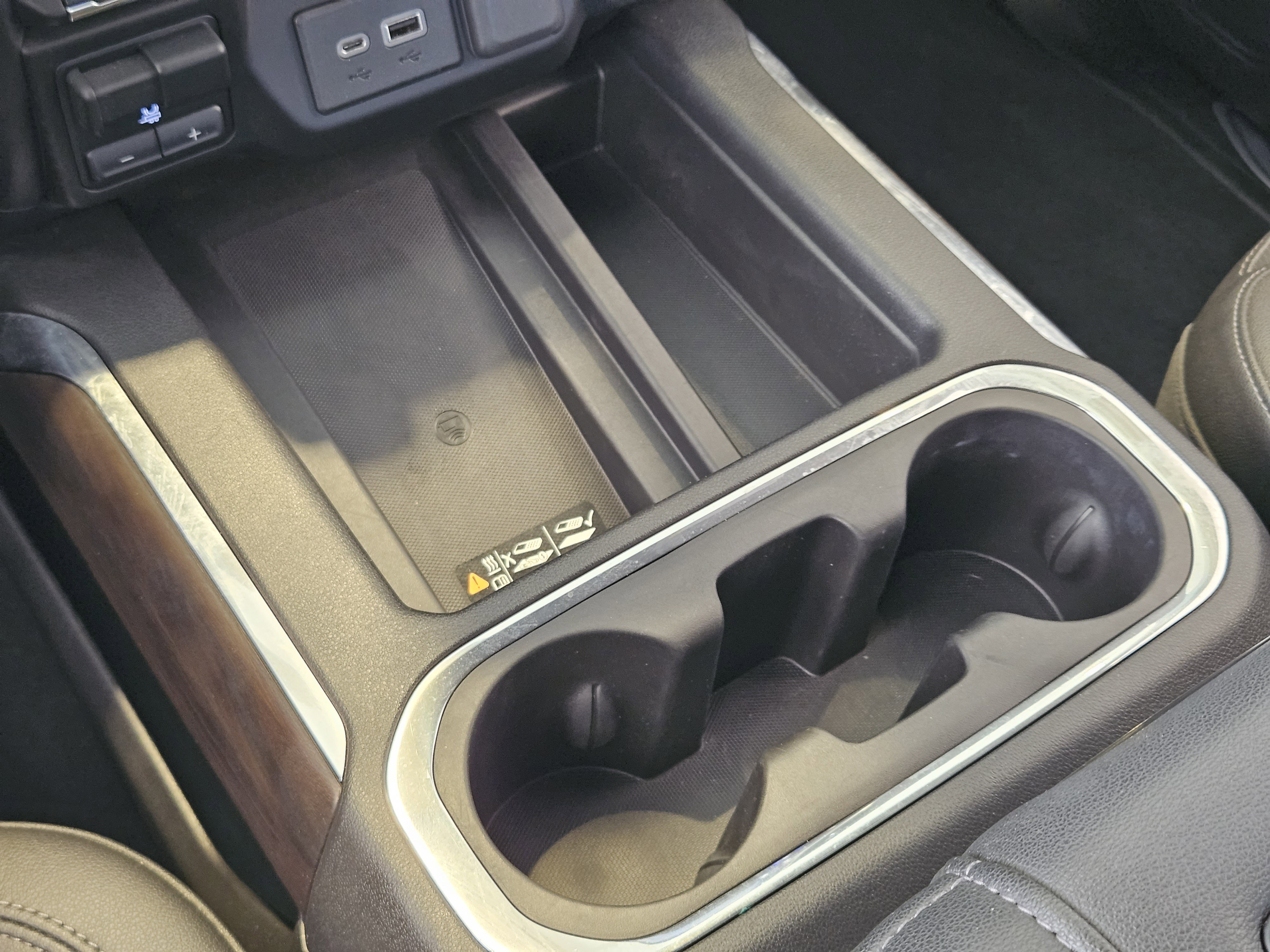Vehicle image 18 of 22