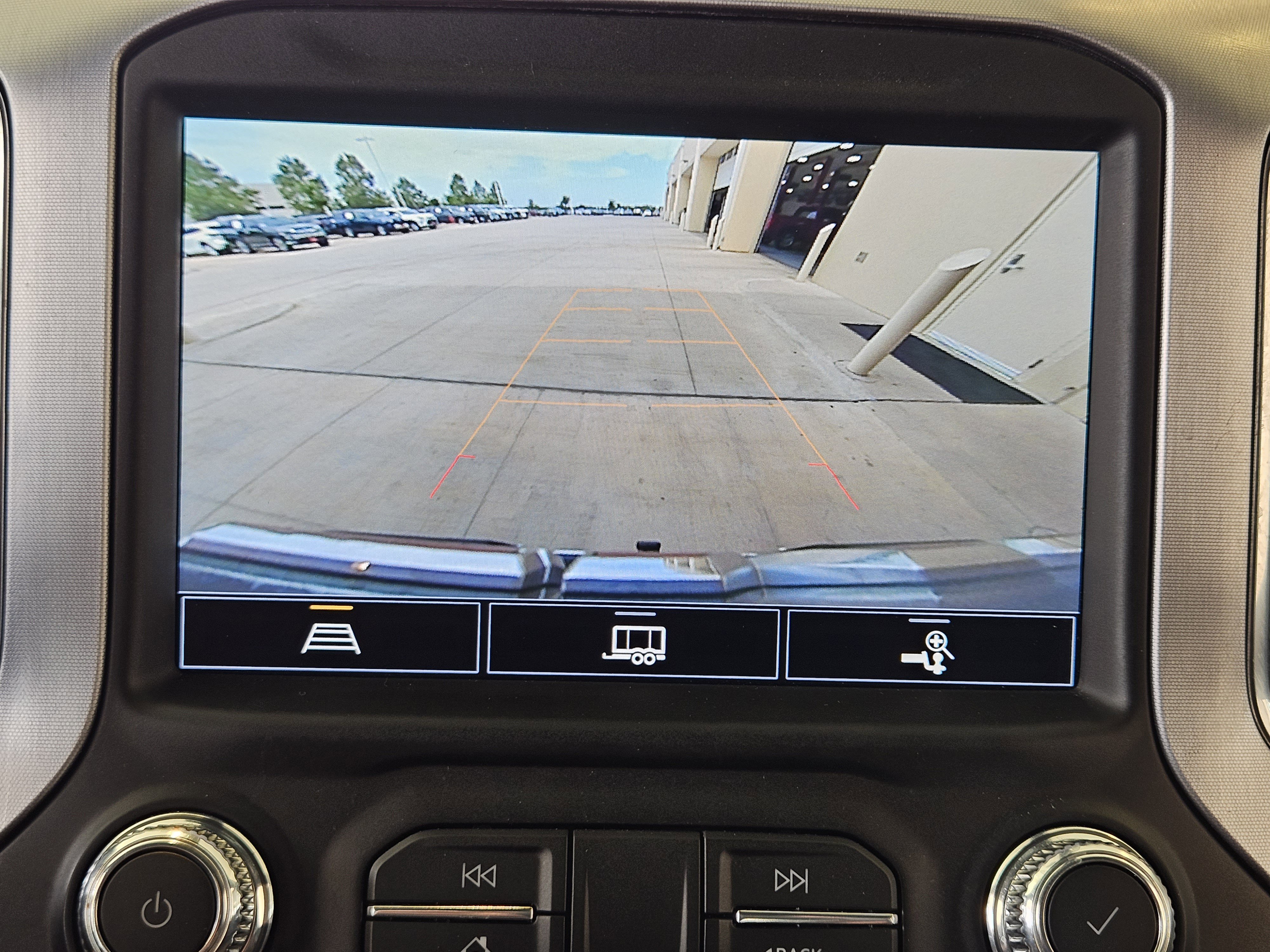 Vehicle image 17 of 22