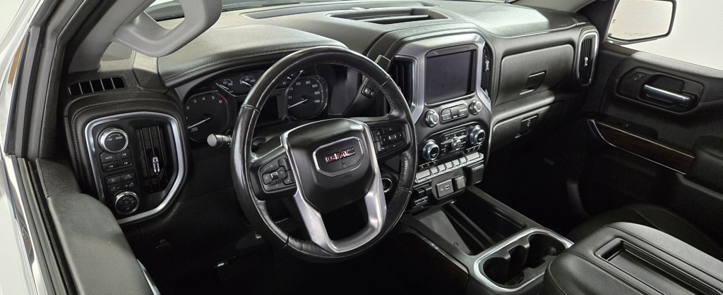 Vehicle image 10 of 41