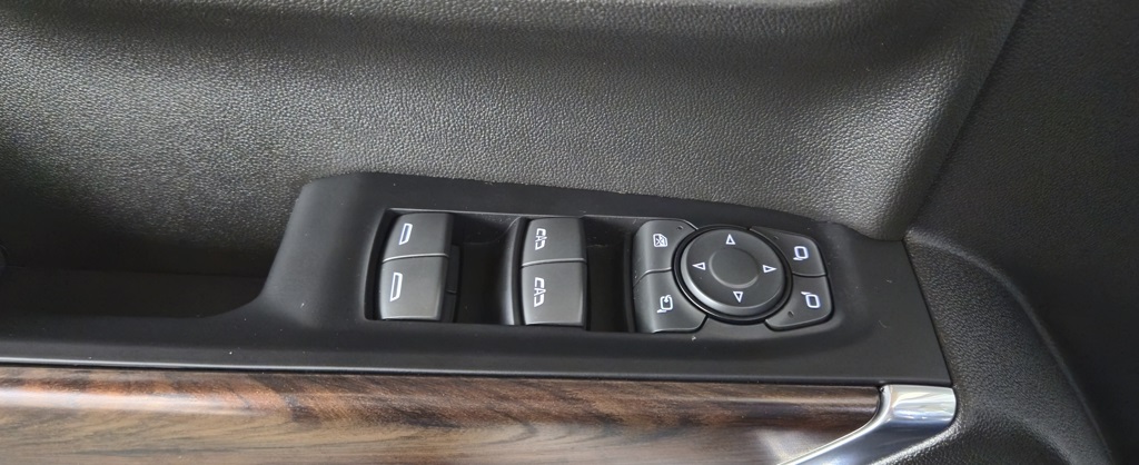 Vehicle image 24 of 41