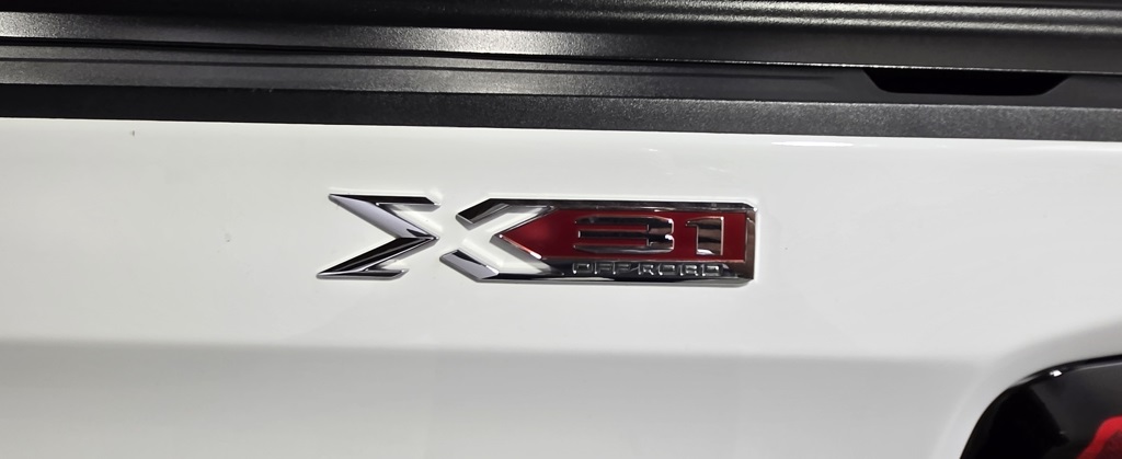 Vehicle image 33 of 41